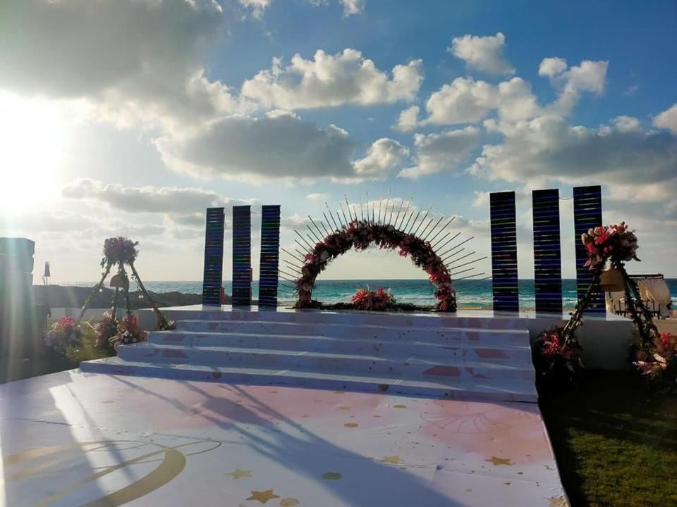 ボルグ エル アラブ ビーチ ホテル ボルグ・エル・アラブ エクステリア 写真 The stage of the 2011 edition of the festival