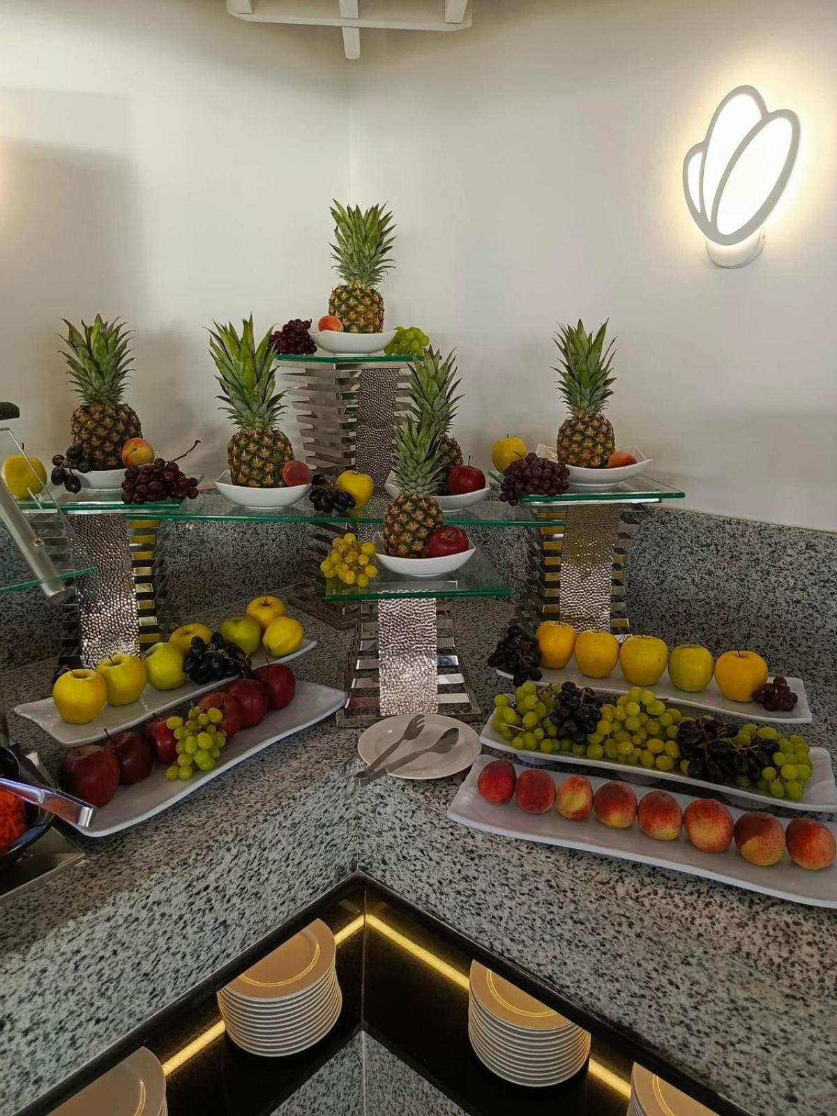 ボルグ エル アラブ ビーチ ホテル ボルグ・エル・アラブ エクステリア 写真 Fruit display